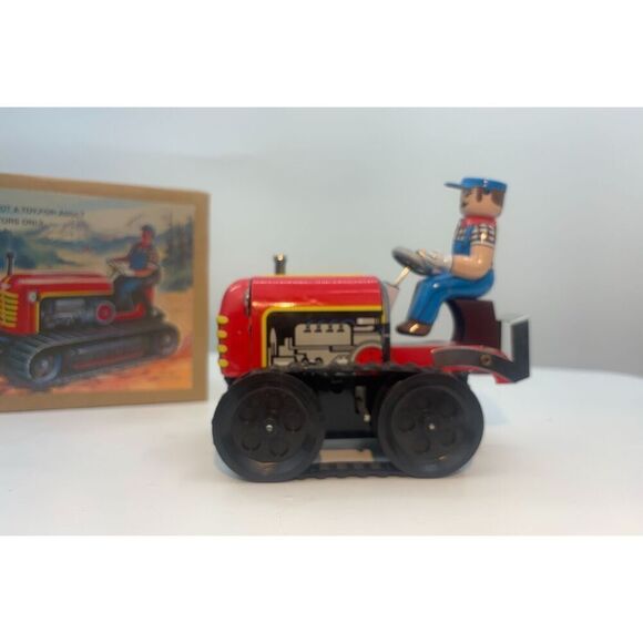 Vintage Wind-Up Tin Toy Tractor – Farmer on Red Crawler with Box – 6” Collectibl - Picture 4 of 15
